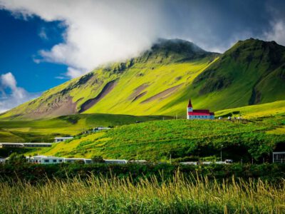 A Complete Circuit of Iceland’s Breathtaking Natural Landscapes